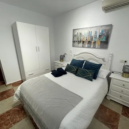 Alojamiento En La Playa De By Centric Apartment *